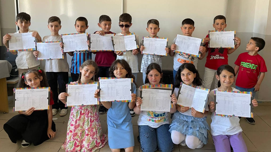 2024-2025 Eğitim Öğretim Yıl Sonu Karneleri Dağıtıldı.
